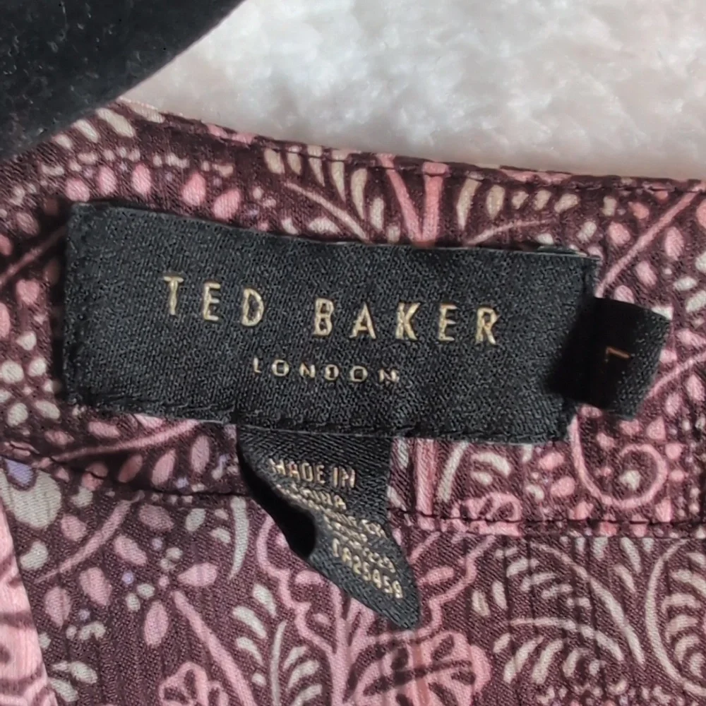 572-Ted Baker Floral V-Neck Blouse - Pink - Picture 3 of 6